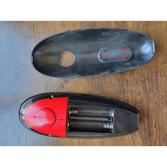 Black/Red Smooth Edge Electric/Battery Can Opener - 6-1/2” - Used - Picture 5 of 6